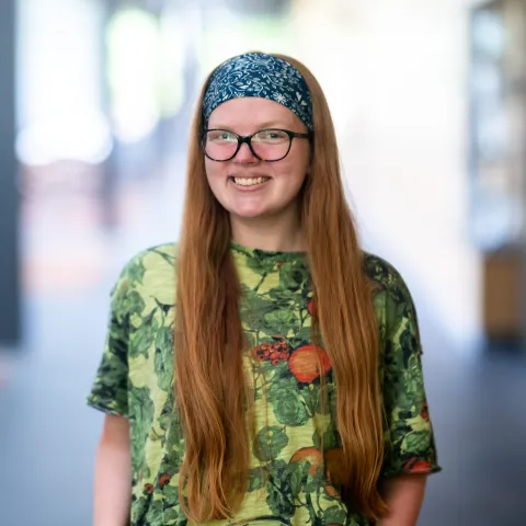 Julia Storey headshot